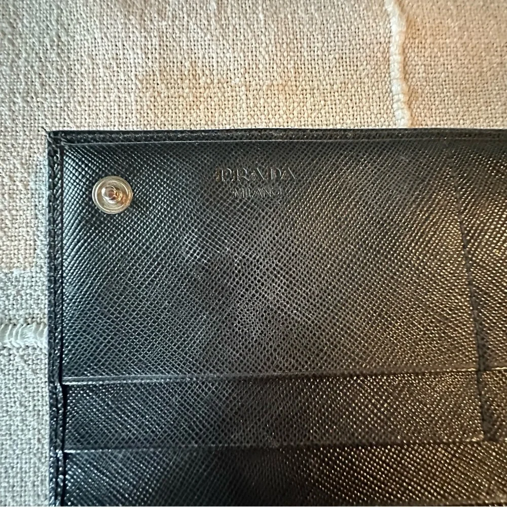 Prada | Portafoglio Portamon Saffiano Leather Nero Long Snap Button Wallet - Picture 8 of 16